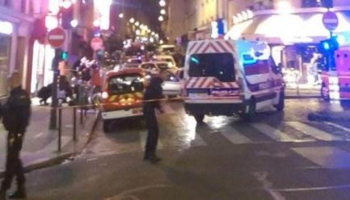مسلمو بريطانيا ينشرون إعلانًا بالصحف يدين "هجمات باريس"