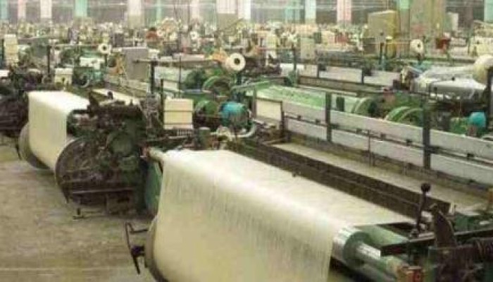 تشريد 50 ألف عامل بعد توقف 2000 مصنع ببرج العرب