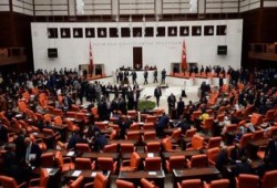 تركيا: غداً انتخاب رئيس للبرلمان وتوقعات بفوز "العدالة والتنمية"