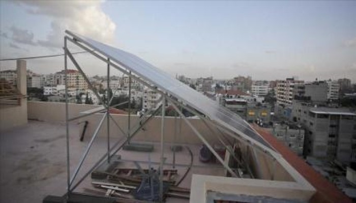 "الشمس" بديل "الكهرياء المقطوعة" في غزة