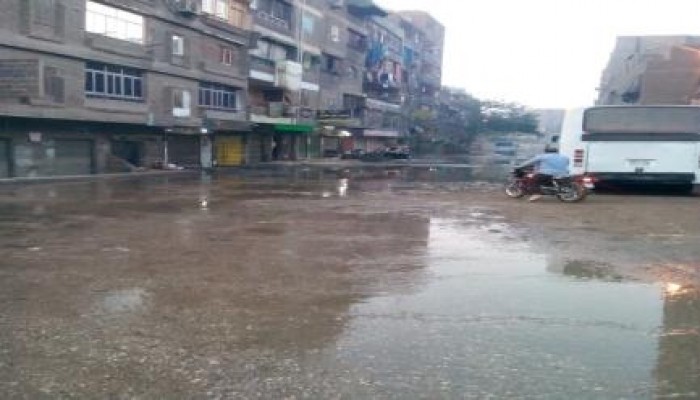 شلل مروري وغرق المحال التجارية عقب انفجار خط مياه رئيسي بشبرا الخيمة