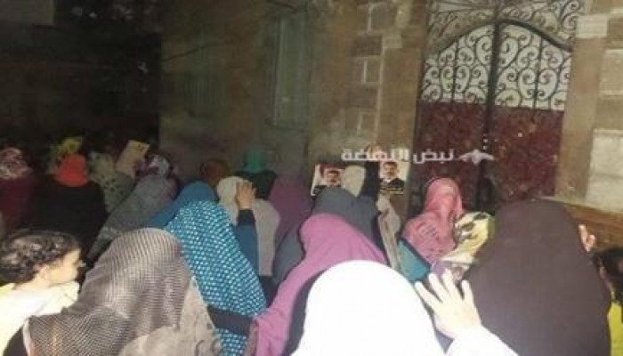 ثوار ناهيا بالجيزة يهتفون:"افتح سجنك واحبس فينا.. سجنك عمره ما يكفينا"