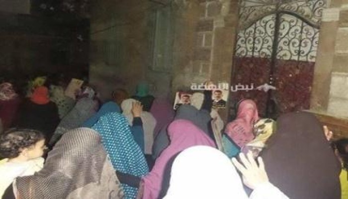 ثوار ناهيا بالجيزة يهتفون:"افتح سجنك واحبس فينا.. سجنك عمره ما يكفينا"