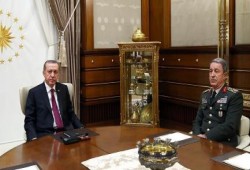 الرئيس التركي رجب طيب أردوغان يراقب عن كثب حادثة إسقاط الطائرة