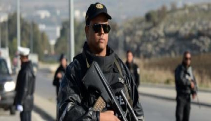 مقتل 11 من عناصر الأمن الرئاسي التونسي بانفجار استهدف حافلتهم وسط العاصمة