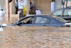 هكذا تعاملت الحكومة القطرية مع أزمة مياه الأمطار (صور)