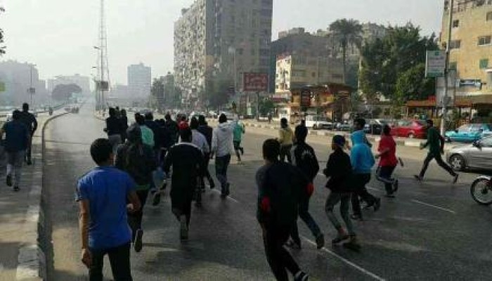 مسيرة مفاجئة لشباب ضد الانقلاب بشارع جامعة الدول العربية