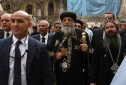 تواضروس يعود إلى القاهرة على متن طائرة إسرائيلية