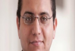 أمن الانقلاب يحتجز الصحفي إسماعيل الاسكندراني بتهمة التعاون مع منظمات حقوقية دولية