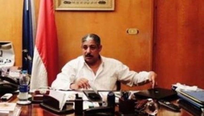 مساعد وزير الداخلية لقطاع السجون يهين معتقلي طره ويأمر بالاعتداء عليهم ويجردهم من ملابسهم