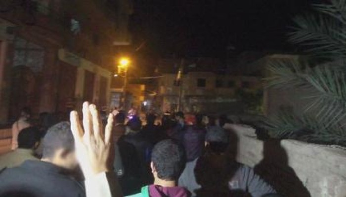 مسيرة ليلية لثوار أبو كبير الثالثة خلال اليوم ضمن فعاليات "ثورة حتى النصر"