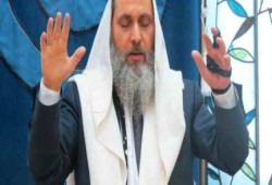حاخام يهودي يرقي السيسي من "الأشرار"