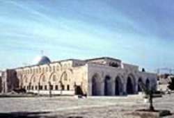 استيقظوا يا مسلمين.. الاحتلال يسعى لإنشاء أكبر "مجمع يهودي" في العالم حول الأقصى