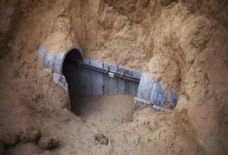 غزة :  14 عاملًا فلسطينيًا في عداد المفقودين بعد انهيار نفق على حدود القطاع