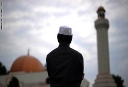 إلقاء رأس خنزير على باب مسجد بولاية بنسلفيانيا الأمريكية