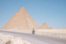 "السياحة": 2 مليار جنيه خسائر شهرية للقطاع.. وفقدان 9 ملايين سائح في 2015
