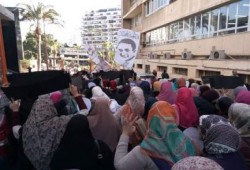 طلاب جامعة الاسكندرية ينتفضون بمسيرة حاشدة ضد اعتقال الطلاب والأمن الإداري(صور)