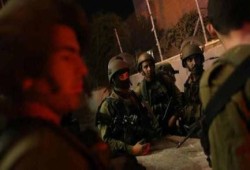 توغّل إسرائيلي بغزة.. واعتقال 3 فلسطينيين في مداهمات بالضفة