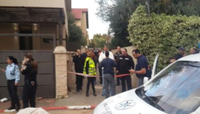 إصابة 3 مستوطنين في عملية طعن بـ"رعنانا" وإطلاق النار على المنفذ