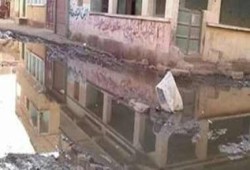 شوارع "البيضاء" بالدقهلية تغرق في مياه الصرف الصحي