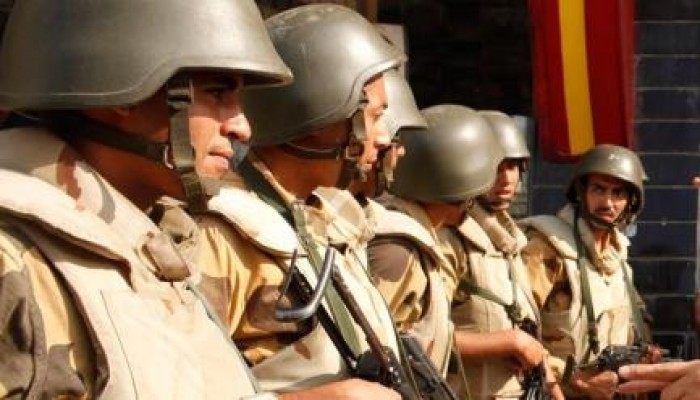 بعد الحكم بإعدام 3 ضباط جيش بتهمة التخطيط لاغتيال السيسي.. خبراء : المطلوب إرهاب العسكريين