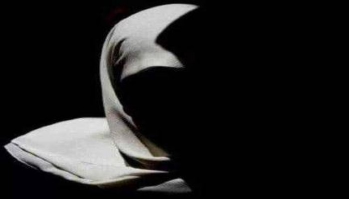 اعتقال زوجة مصاب برابعة.. واستغاثة من معتقلين ببني سويف