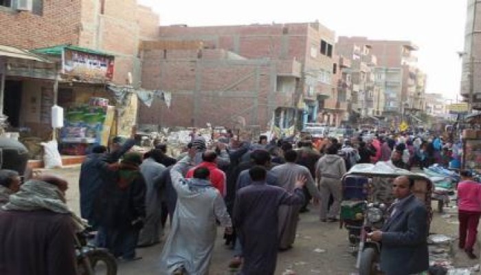 "ضد القمع وضد الجوع".. هتاف ثوار "تطون" بالفيوم في مسيرة حاشدة