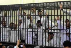في هزلية "أحداث الإسماعيلية": معتقل يشكو من سوء المعاملة .. فيرفع القاضي الجلسة