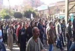 استمرار اعتصام عمال شركة الغزل والنسيج في شبين الكوم