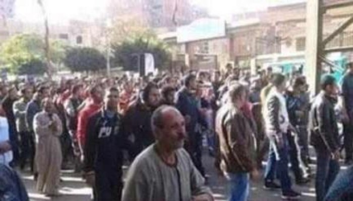 استمرار اعتصام عمال شركة الغزل والنسيج في شبين الكوم