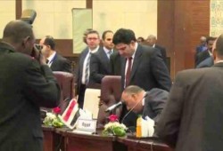 نظام السيسي يواصل مواجهة أزمة السد بابعاد ميكرفون الجزيرة !