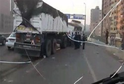 نحس السيسي.. شلل مرورى أعلى الدائرى قبل نزلة عرابى بسبب انقلاب مقطورة