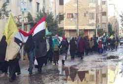 رغم البرودة ووحولة الطرق ..ثوار ديرب نجم ينتفضون ضد الانقلاب