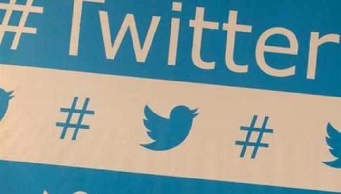 في السنة الخامسة لثورة يناير.. هاشتاج "لازم نتوحد": لما كرامة بناتك تتهان.. انزل وخد حقك