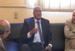 شاهد محافظ السويس "العسكري" : "لو اليهود ضربونا بصاروخ هيروح عليهم بسبب الرياح"
