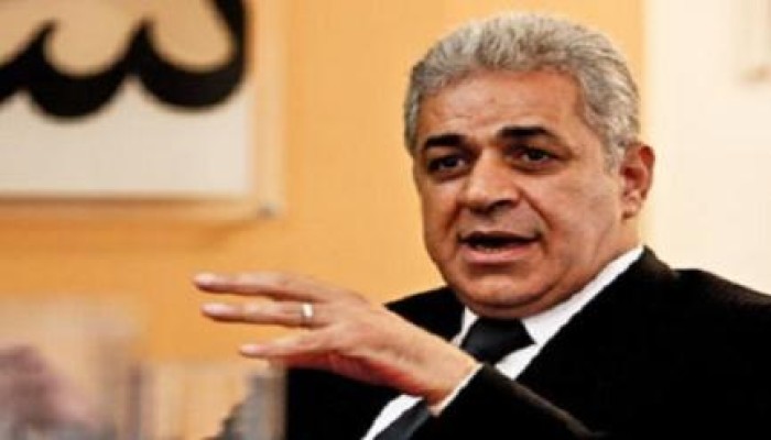 وائل قنديل يكتب : من نسر الثورة إلى دجاجة الانقلاب