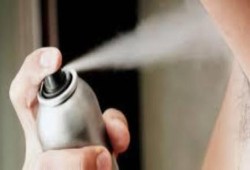 وفاة مراهق بريطاني بسبب إفراطه في استخدام مزيلات العرق