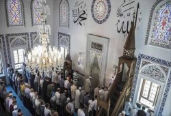 تركيا تقرر تخصيص استراحة الموظفين بالتزامن مع صلاة الجمعة