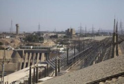 وائل قنديل يكتب :  برلمان توسيع الفتحات