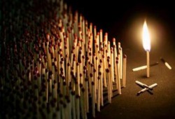 وائل قنديل :  عن ثوار الخنادق وثوار الفنادق مجدداً