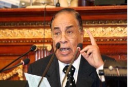 عضو برلمان الانقلاب المستقيل يصفه بـ "شادر البطيخ"