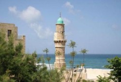 نتنياهو يقود حملة ضد رفع الأذان في المساجد