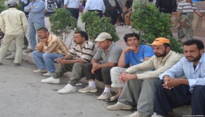 شؤم الانقلاب: 40% انخفاضًا في فرص عمل الشباب المصري بالخارج
