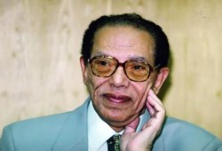 شاهد ماذا قال الدكتور "مصطفى محمود" عن انخفاض أسعار البترول