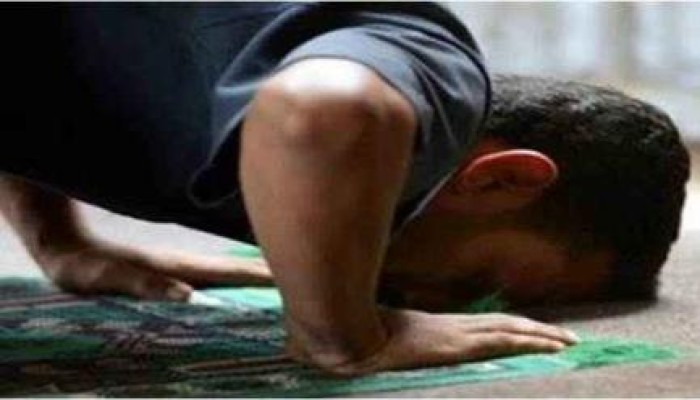 فقط فى عهد السيسي: وزير انقلابى يدعو لترك الصلاة حتى لا يتعطل العمل