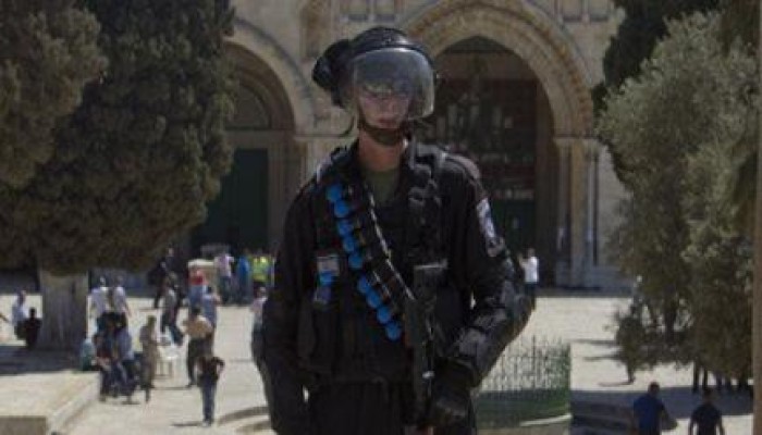 المستوطنون اليهود يواصلون اقتحام باحات المسجد الأقصى