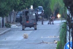 مسلح فلسطيني يصيب جنديًا "إسرائيليًا" بالضفة الغربية ويلوذ بالفرار