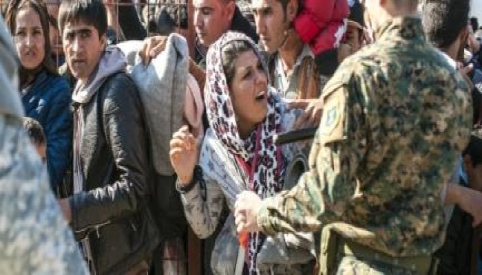 شرطة بلغاريا تقوم بـ"السطو المسلح" والاعتداء على المهاجرين