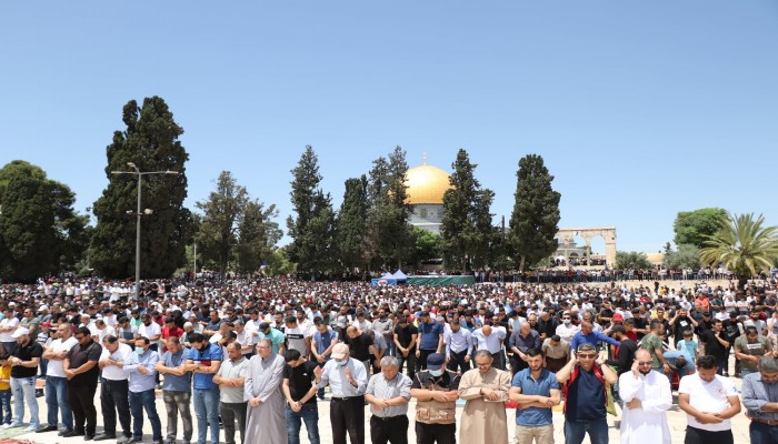 70 ألفًا يصلون الجمعة اليتيمة في رحاب الأقصى رغم قيود الاحتلال