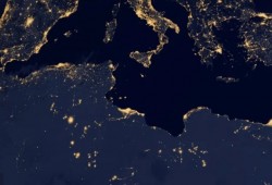 صور لنهر النيل والقاهرة بصورة ليلية من الفضاء